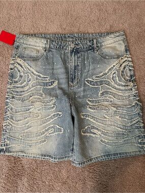 Free Refills rhinestone Denim Distressed Men’s Shorts in Washed Blue
